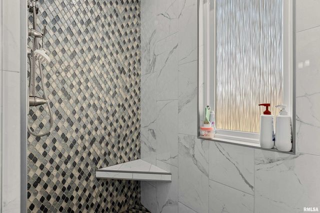 11308 N HICKORY WOODS Court, Dunlap, IL 61525