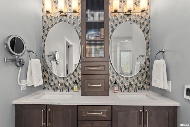 11308 N HICKORY WOODS Court, Dunlap, IL 61525