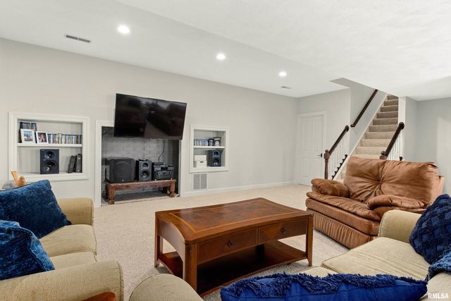 11308 N HICKORY WOODS Court, Dunlap, IL 61525