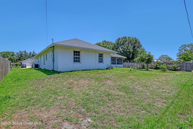 1354 Madoc Street NW, Palm Bay, FL 32907
