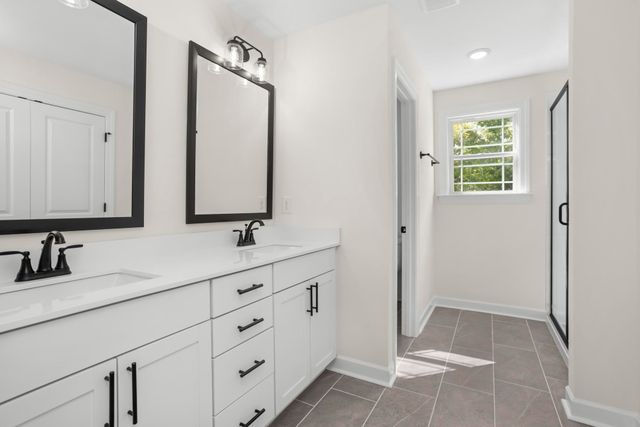 5026 Salient Dr, Spring Hill, TN 37174