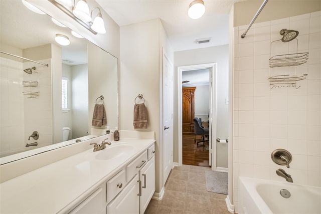 1430 W 24th Street, Houston, TX 77008