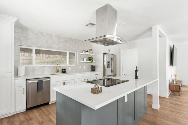 4252 Mccomas Road, Haltom City, TX 76117