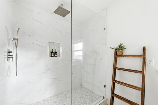 4252 Mccomas Road, Haltom City, TX 76117