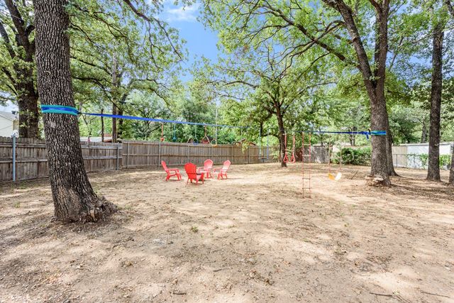 4252 Mccomas Road, Haltom City, TX 76117