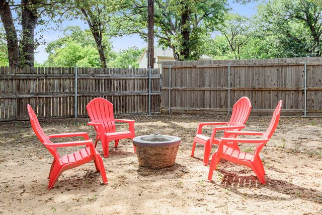 4252 Mccomas Road, Haltom City, TX 76117