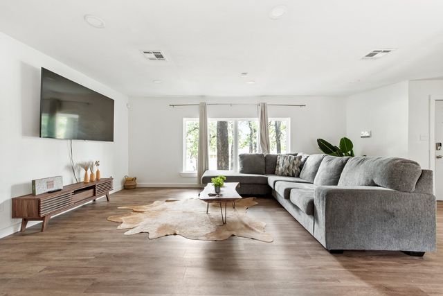 4252 Mccomas Road, Haltom City, TX 76117