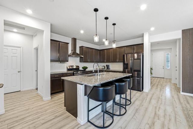 8237 Loyal Dr, Sacramento, CA 95829