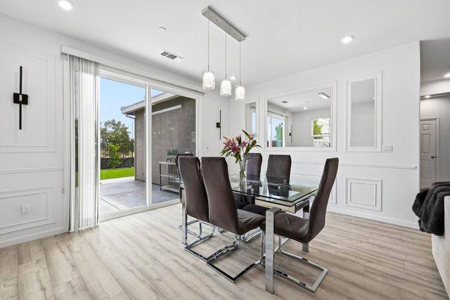 8237 Loyal Dr, Sacramento, CA 95829