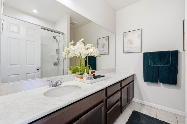 8237 Loyal Dr, Sacramento, CA 95829