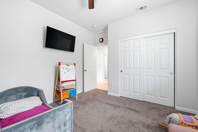 8237 Loyal Dr, Sacramento, CA 95829