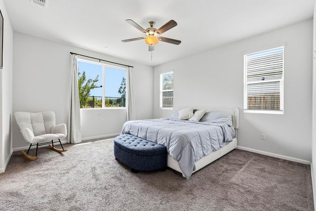 8237 Loyal Dr, Sacramento, CA 95829
