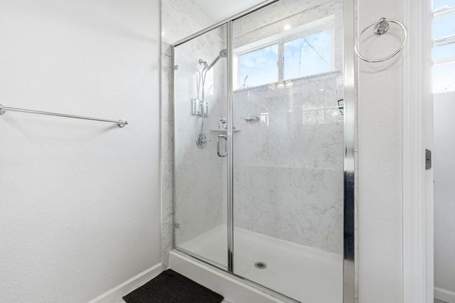 8237 Loyal Dr, Sacramento, CA 95829