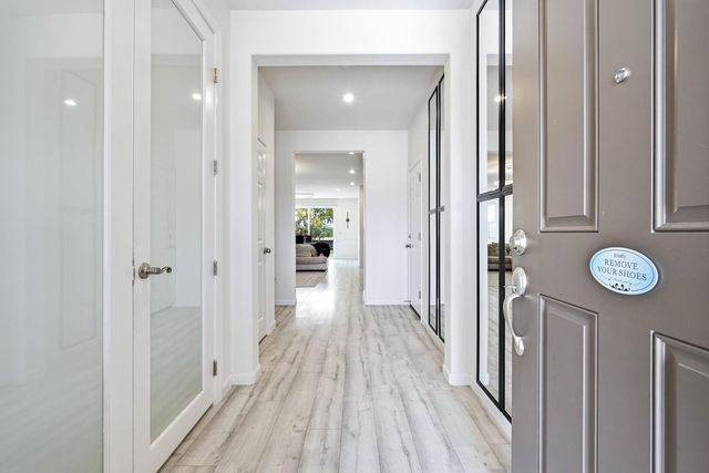8237 Loyal Dr, Sacramento, CA 95829