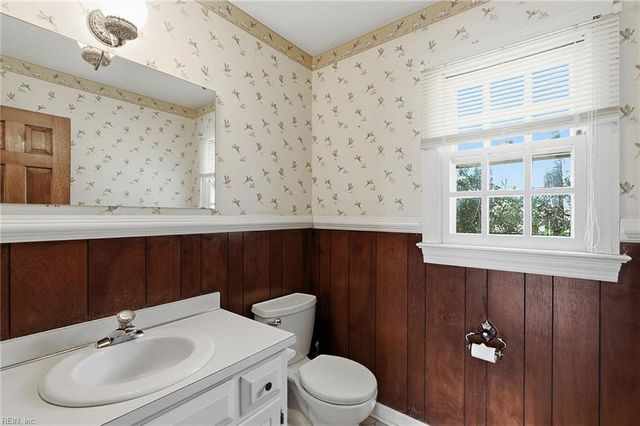 11 Cherbourg DR, Newport News, VA 23606