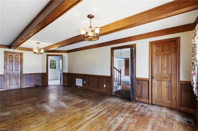 11 Cherbourg DR, Newport News, VA 23606