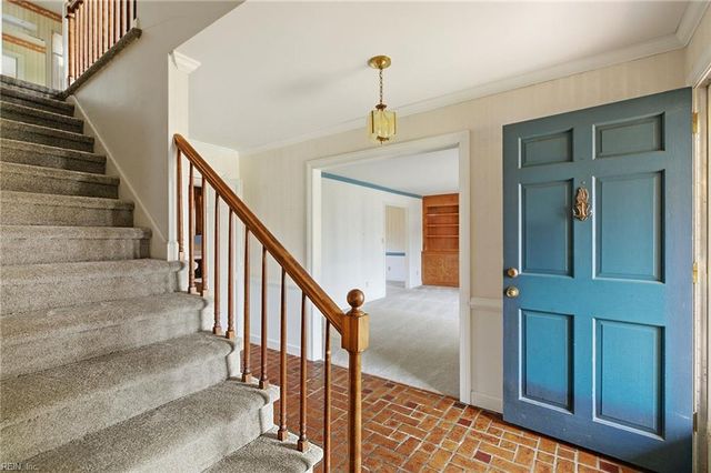 11 Cherbourg DR, Newport News, VA 23606