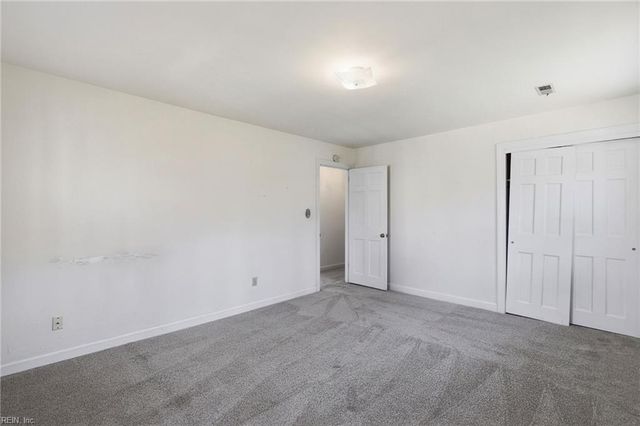 11 Cherbourg DR, Newport News, VA 23606