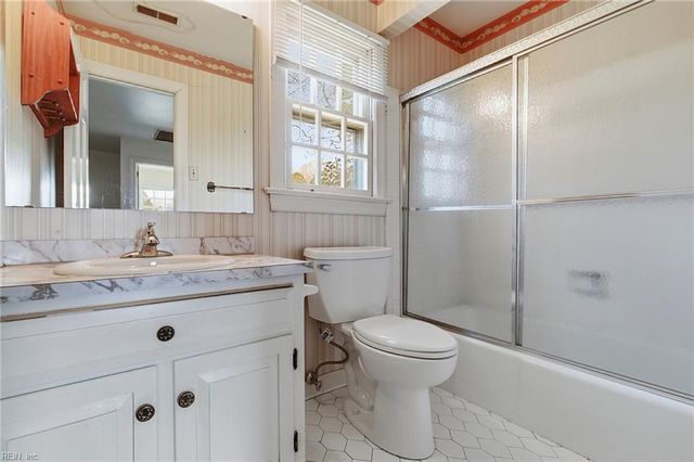 11 Cherbourg DR, Newport News, VA 23606