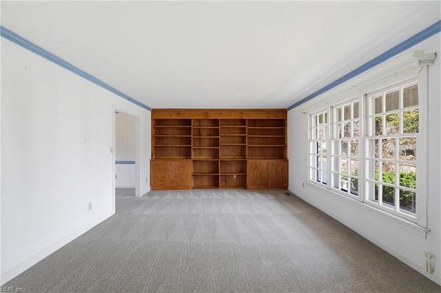 11 Cherbourg DR, Newport News, VA 23606