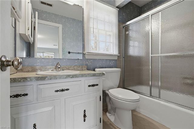 11 Cherbourg DR, Newport News, VA 23606