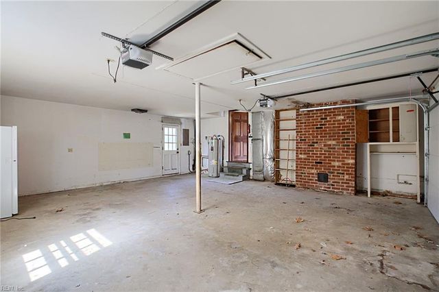 11 Cherbourg DR, Newport News, VA 23606