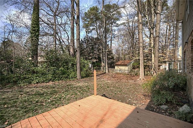 11 Cherbourg DR, Newport News, VA 23606