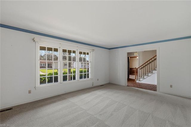 11 Cherbourg DR, Newport News, VA 23606