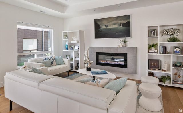 6988 S BROOKHILL DR, Cottonwood Heights, UT 84121