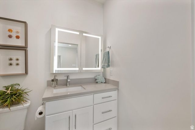 6988 S BROOKHILL DR, Cottonwood Heights, UT 84121