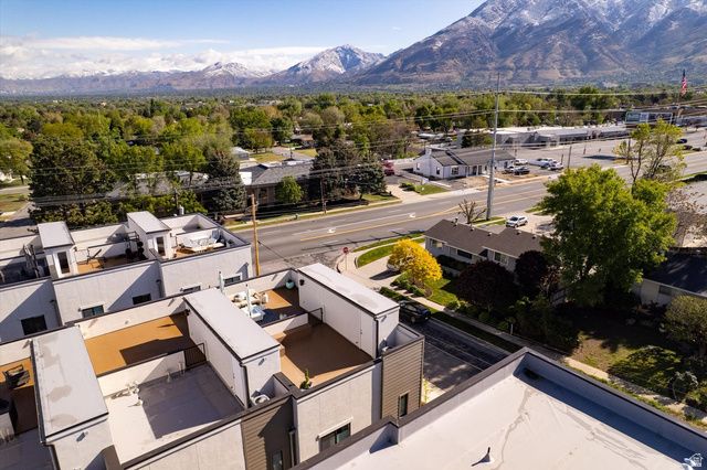 6988 S BROOKHILL DR, Cottonwood Heights, UT 84121
