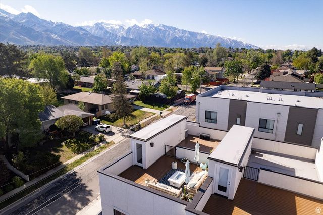 6988 S BROOKHILL DR, Cottonwood Heights, UT 84121