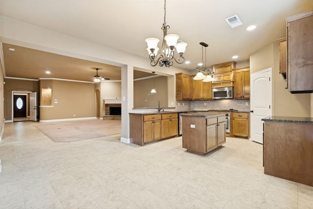 308 Pecos Drive, Burleson, TX 76028