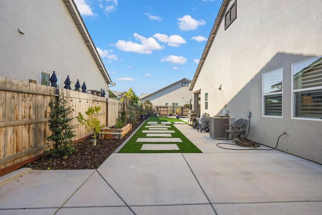 2119 Moya Pl, Manteca, CA 95337