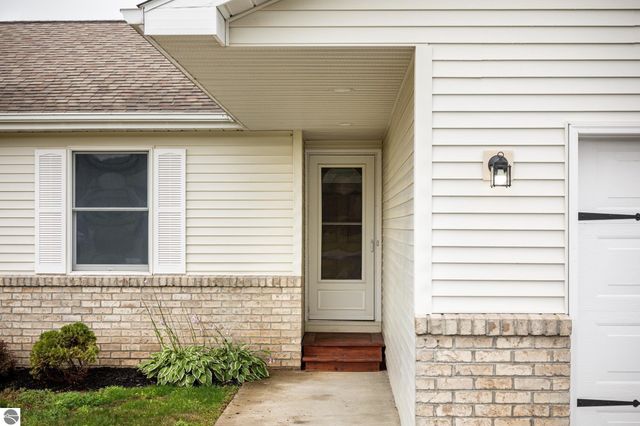 12305 S Lincoln Hollow Court, Cedar, MI 49621