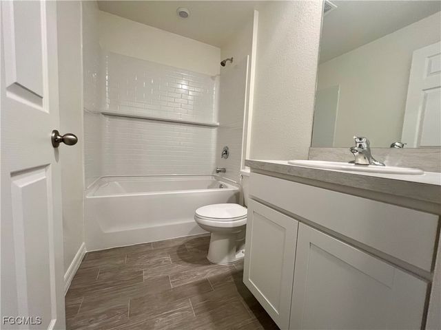 1220 NW 24th PL, Cape Coral, FL 33993