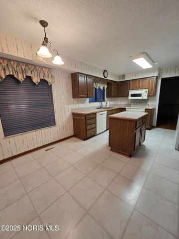 4464 Meadow Creek Court, Toledo, OH 43614