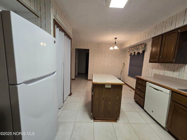 4464 Meadow Creek Court, Toledo, OH 43614