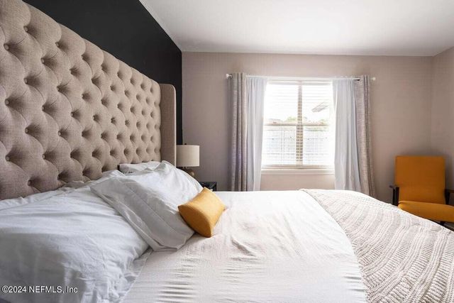 260 LEATHERLEAF Drive, Jacksonville, FL 32225