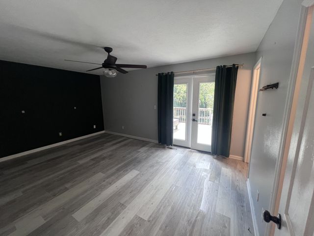 921 Jordan Cir, White Bluff, TN 37187