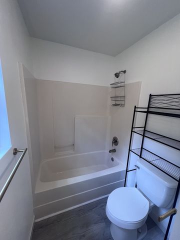 921 Jordan Cir, White Bluff, TN 37187