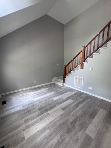 921 Jordan Cir, White Bluff, TN 37187