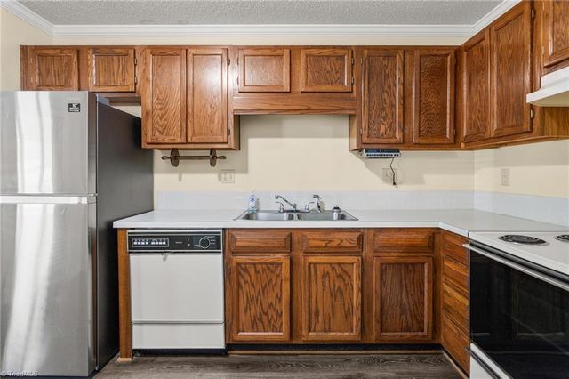 3043 Windchase Court, High Point, NC 27265