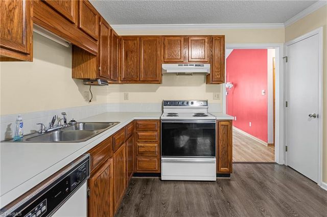 3043 Windchase Court, High Point, NC 27265