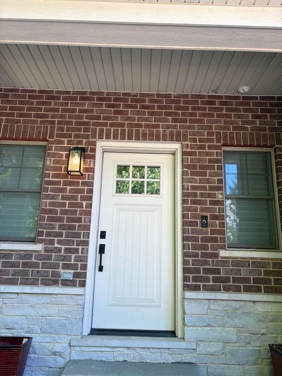 411 W Pierce Road, Itasca, IL 60143
