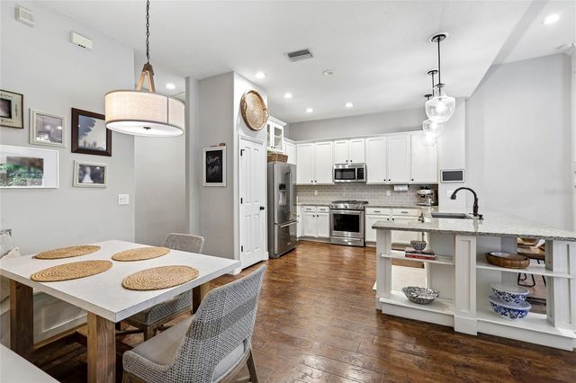 6004 MERLINWOOD DRIVE, Lithia, FL 33547