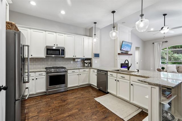 6004 MERLINWOOD DRIVE, Lithia, FL 33547