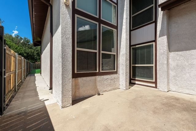 219 W Rochelle Road, Irving, TX 75062