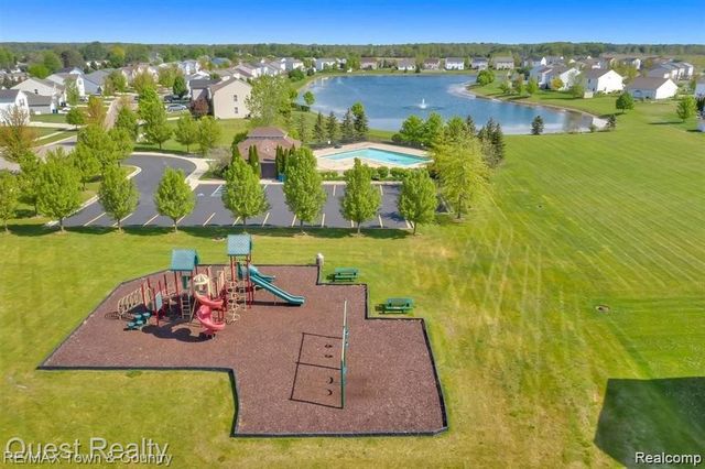 3253 Pine Run Drive, Swartz Creek, MI 48473