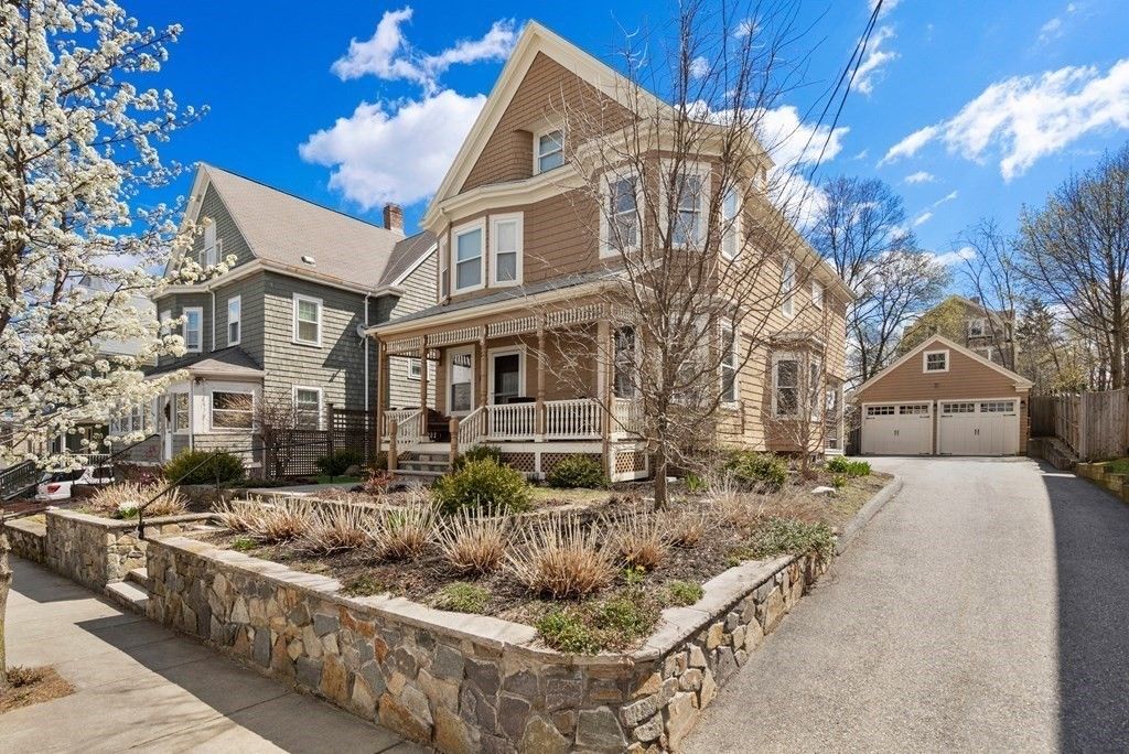 52 Hillsdale Road 52, Medford, MA 02155